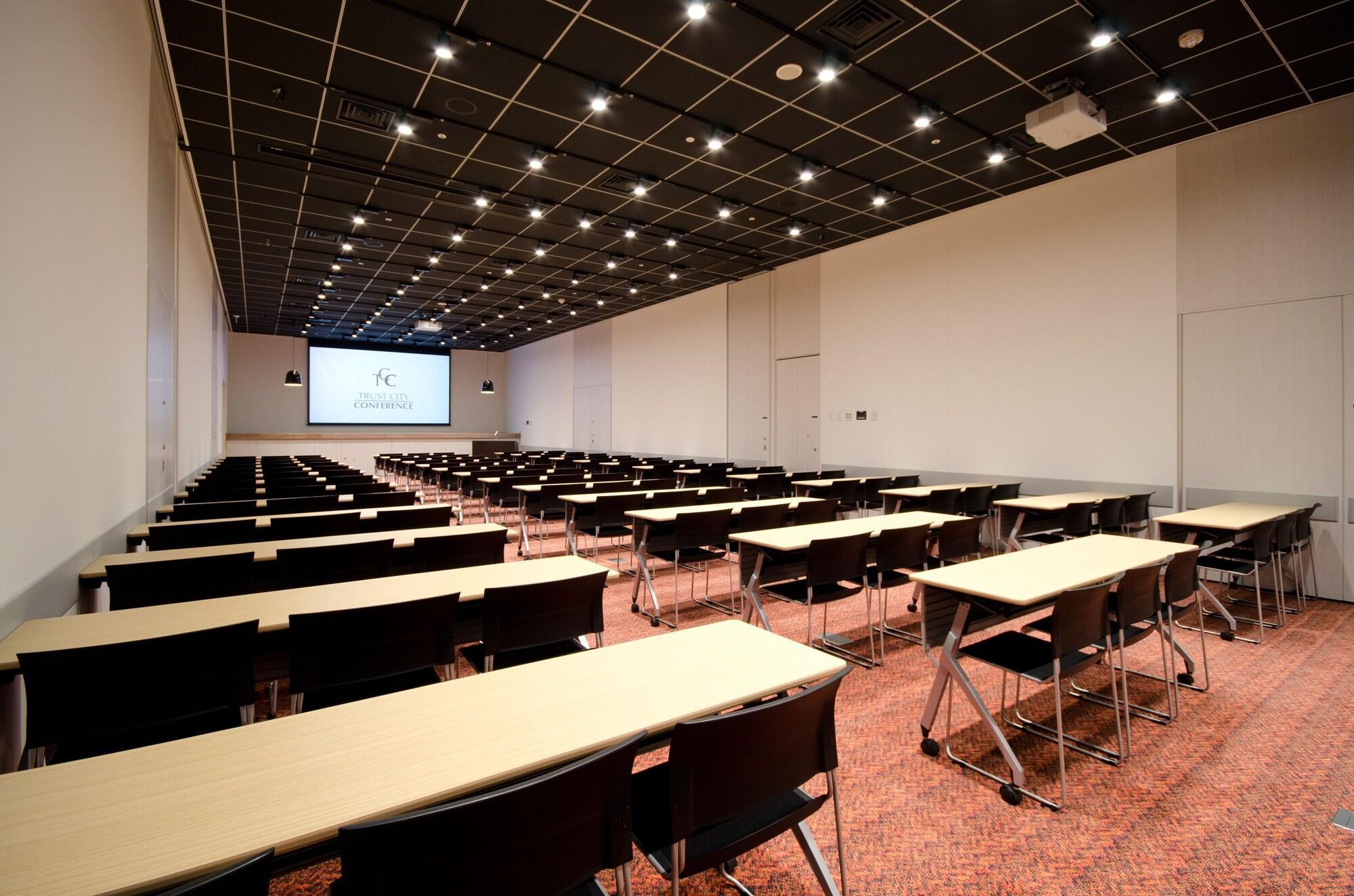 Courtyard By Marriott Station Hotel 4*