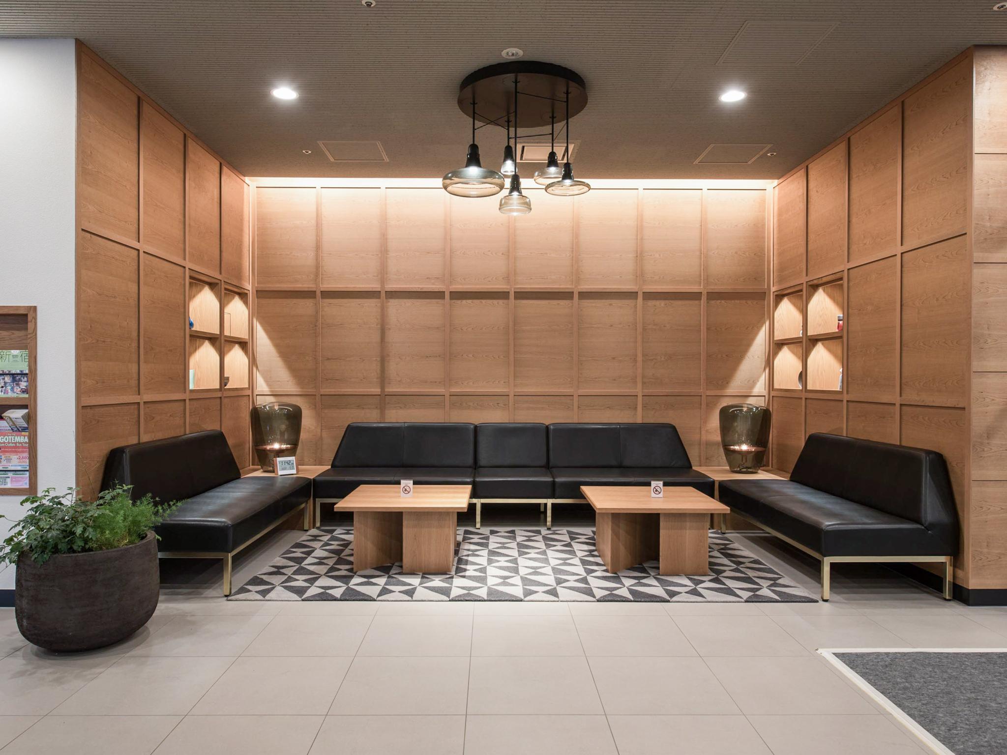 Nishitetsu Shinjuku Hotel 3*