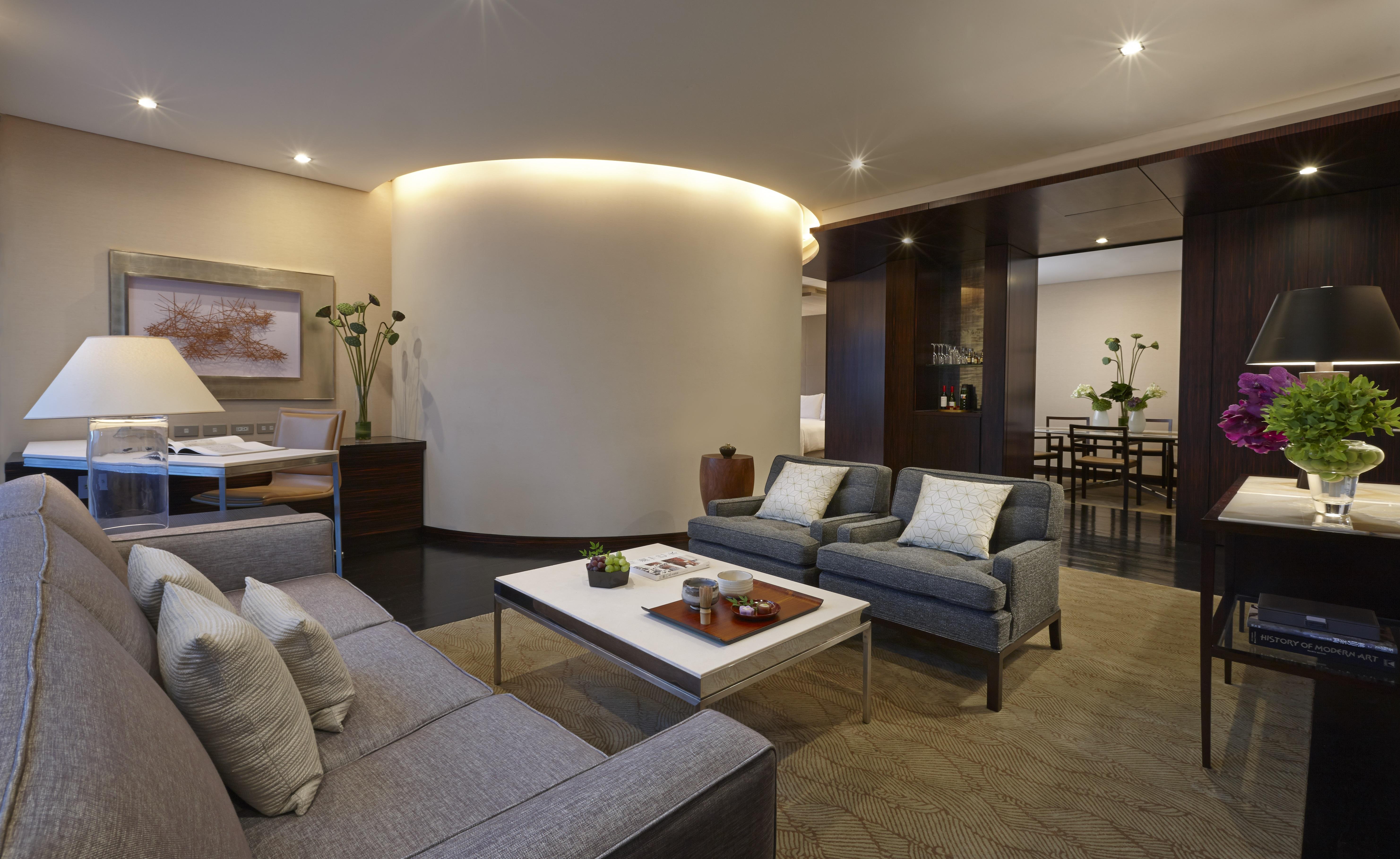 Hotel Four Seasons At Marunouchi 5*