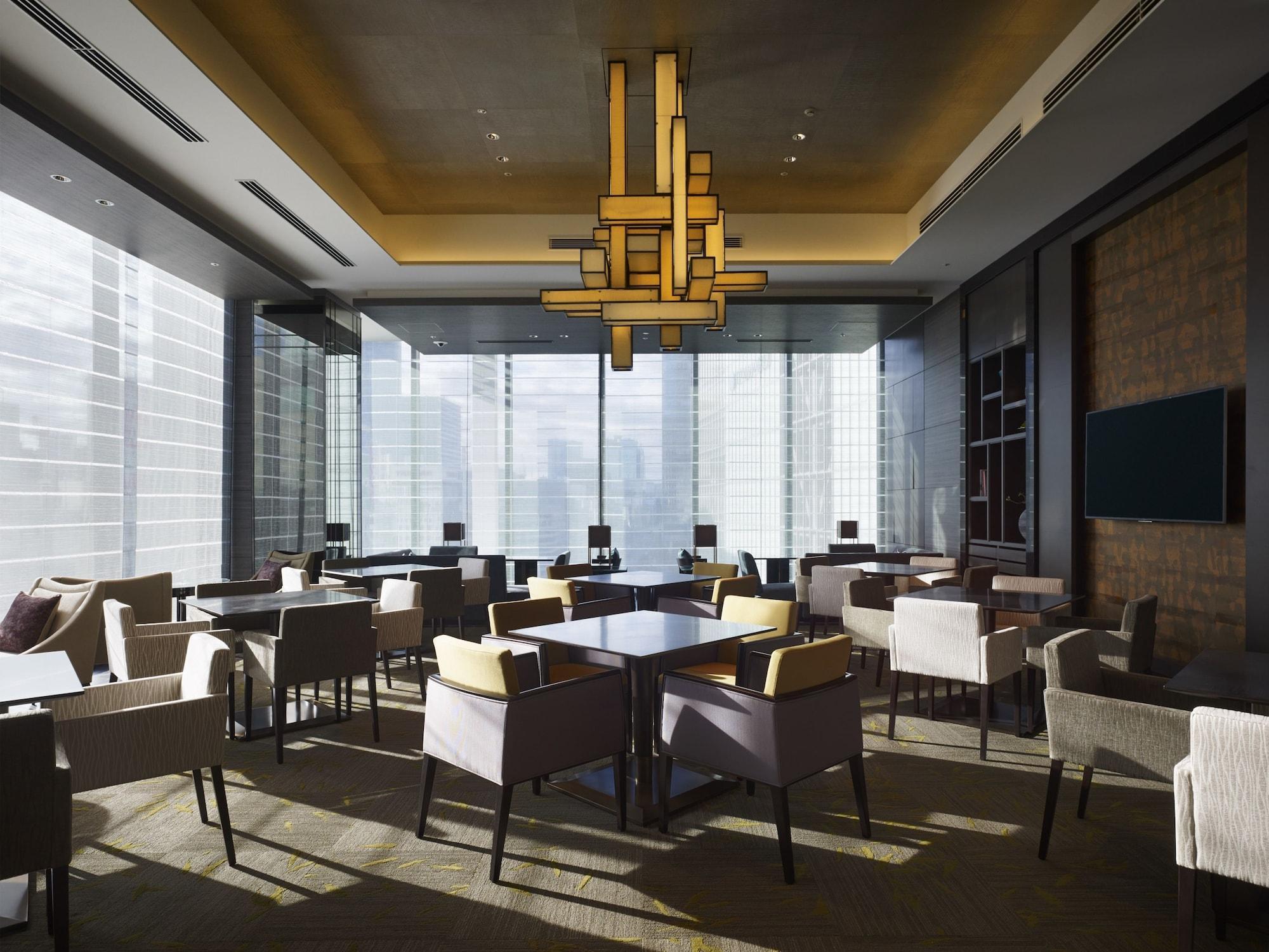 Hotel Oakwood Premier