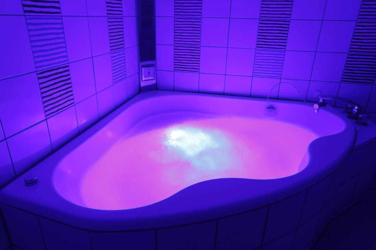 Oaze Adult Only Love hotel