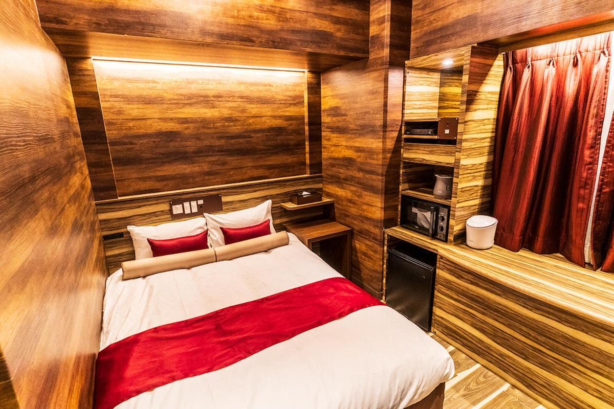 Petit Bali Forest Shinjuku Sanchōme Love hotel