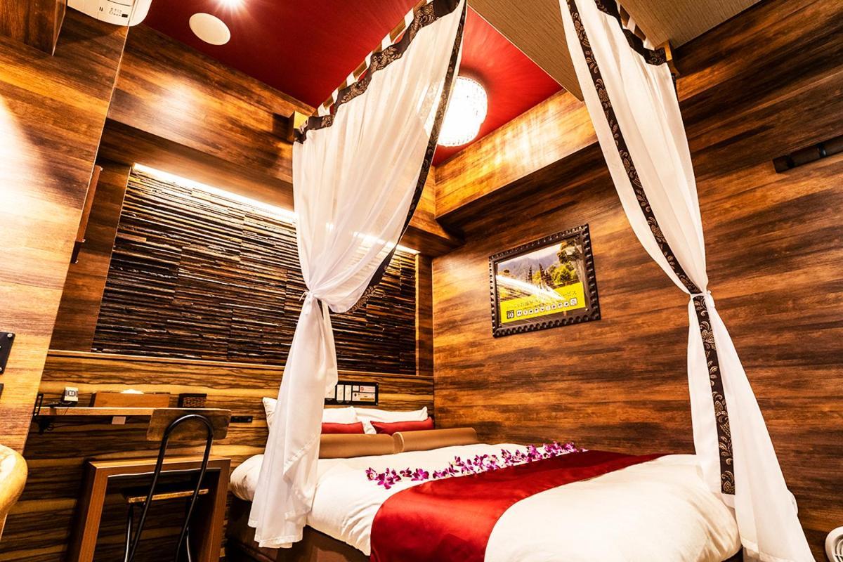 Petit Bali Forest Shinjuku Sanchōme Love hotel *