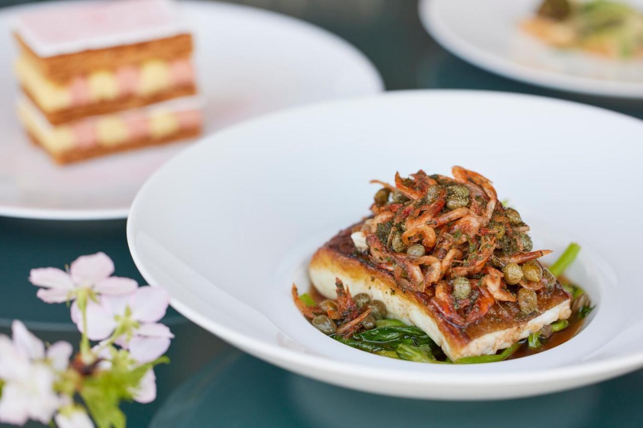 Four Seasons At Marunouchi Hotel 5*