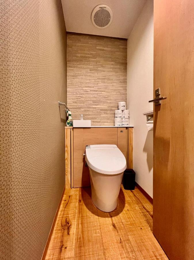 Asakusa Tatami Retreat: Convenient Metro Access Tokyo