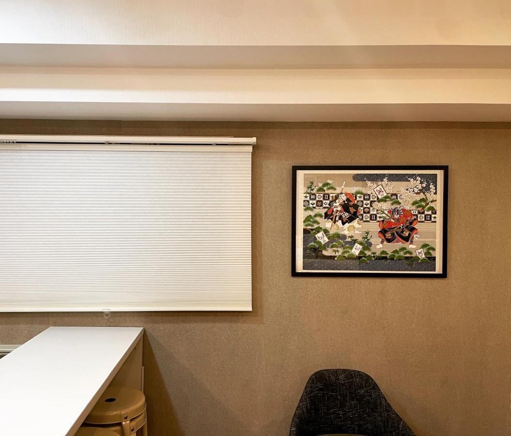 Asakusa Tatami Retreat: Convenient Metro Access *