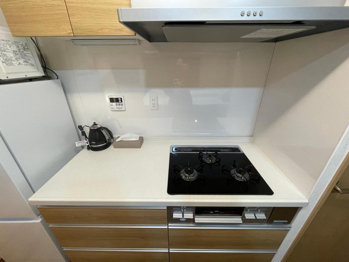Asakusa Tatami Retreat: Convenient Metro Access *