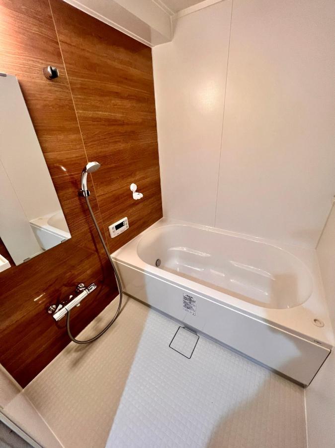 Asakusa Tatami Retreat: Convenient Metro Access * Tokyo