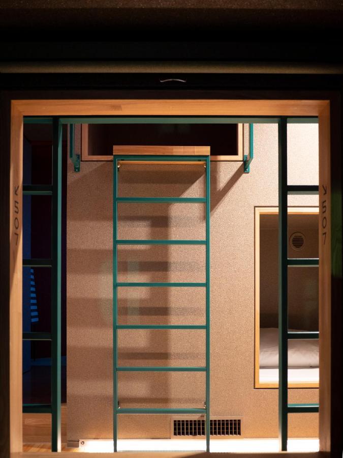 Capsule hotel Ele Shinjuku Kabukicho
