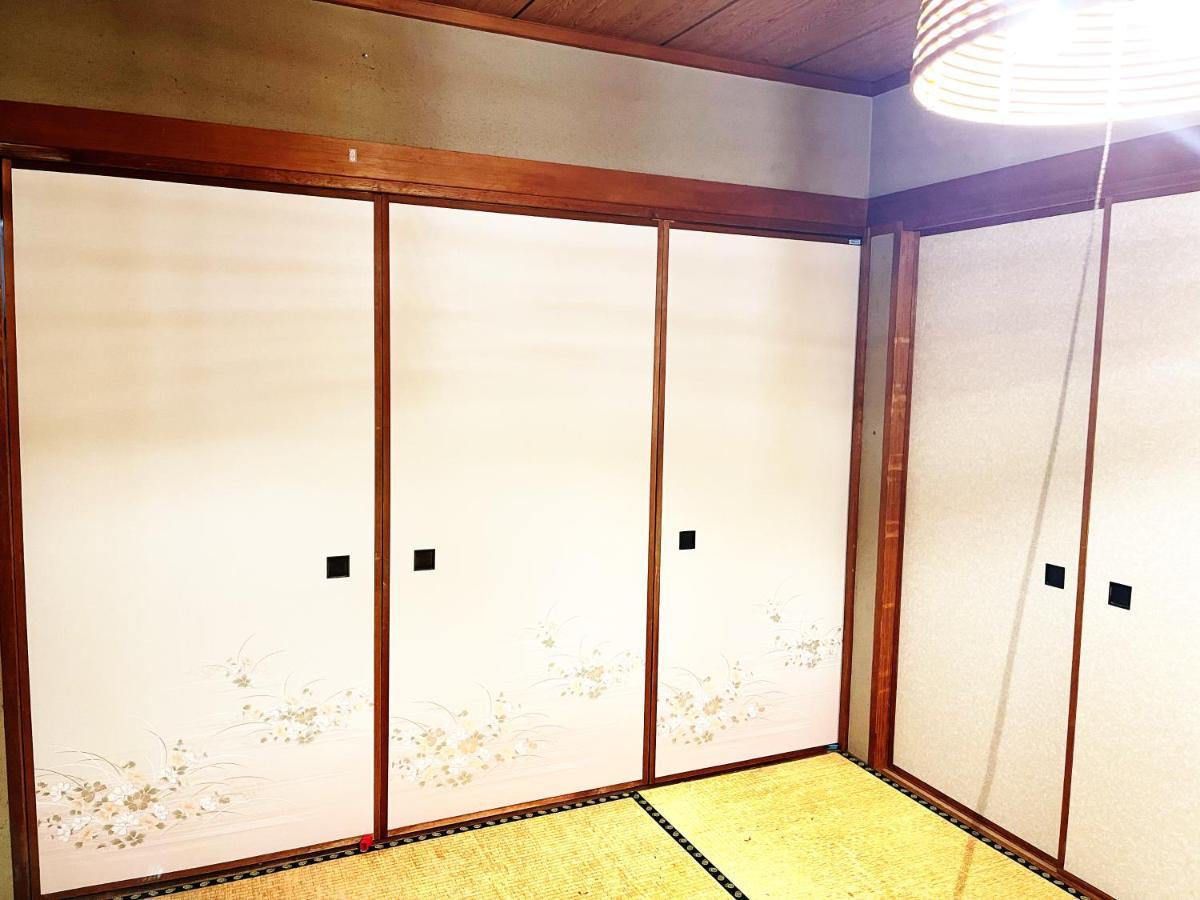 Downtown Tatami House: Multinational Tv & Bbq Corner Guest house *