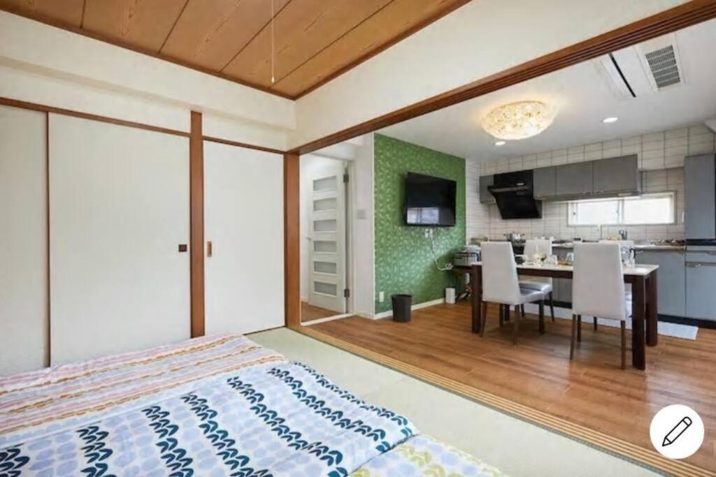 Apartment 6楼整租公寓：机场附近的都市舒适住宿
