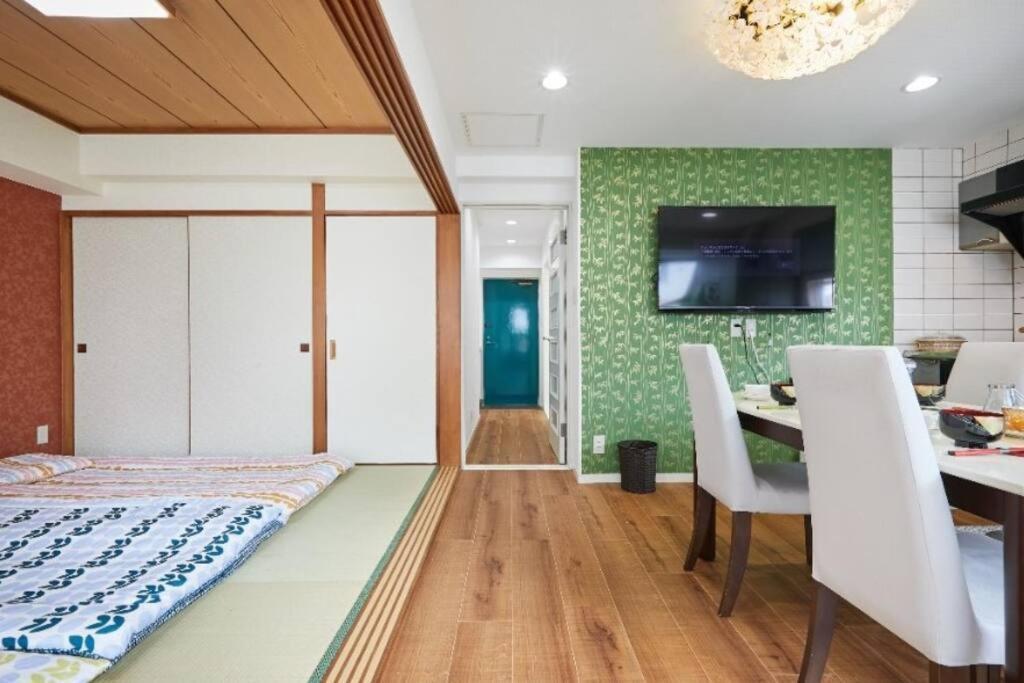 6楼整租公寓：机场附近的都市舒适住宿 Apartment *