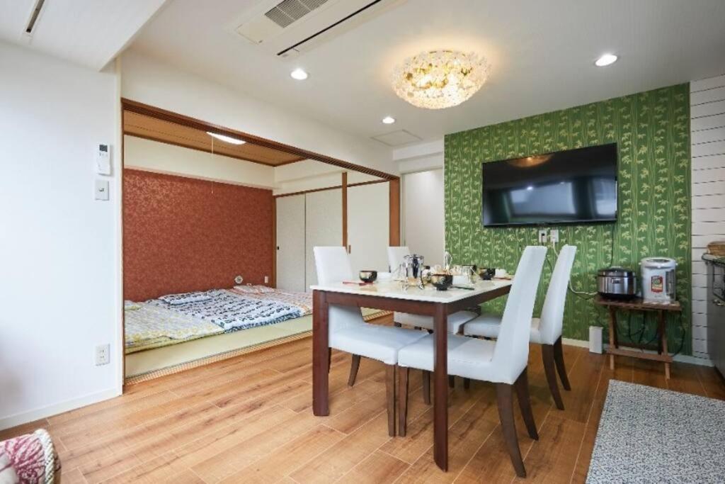Apartment 6楼整租公寓：机场附近的都市舒适住宿