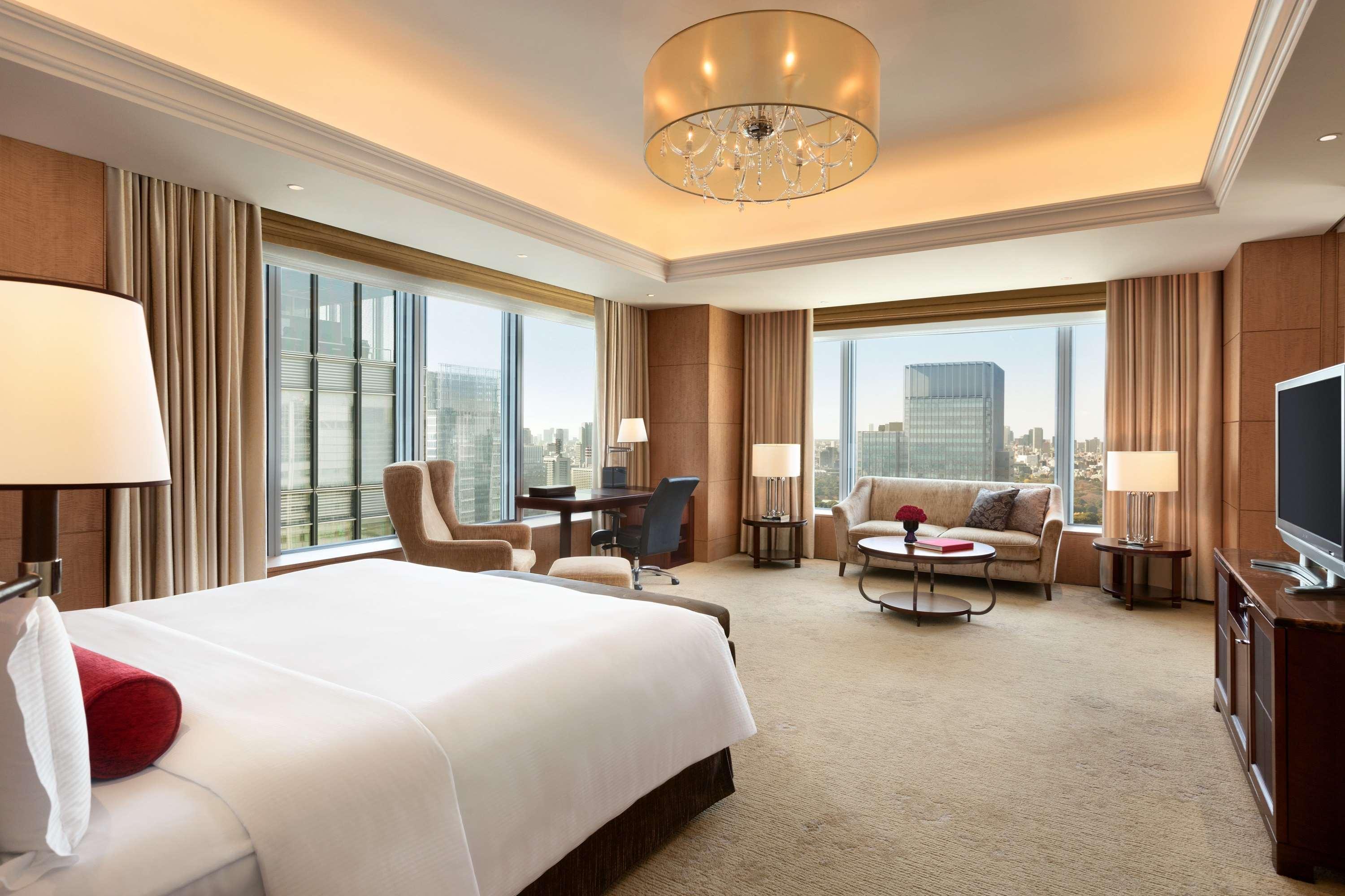 Shangri-la Hotel