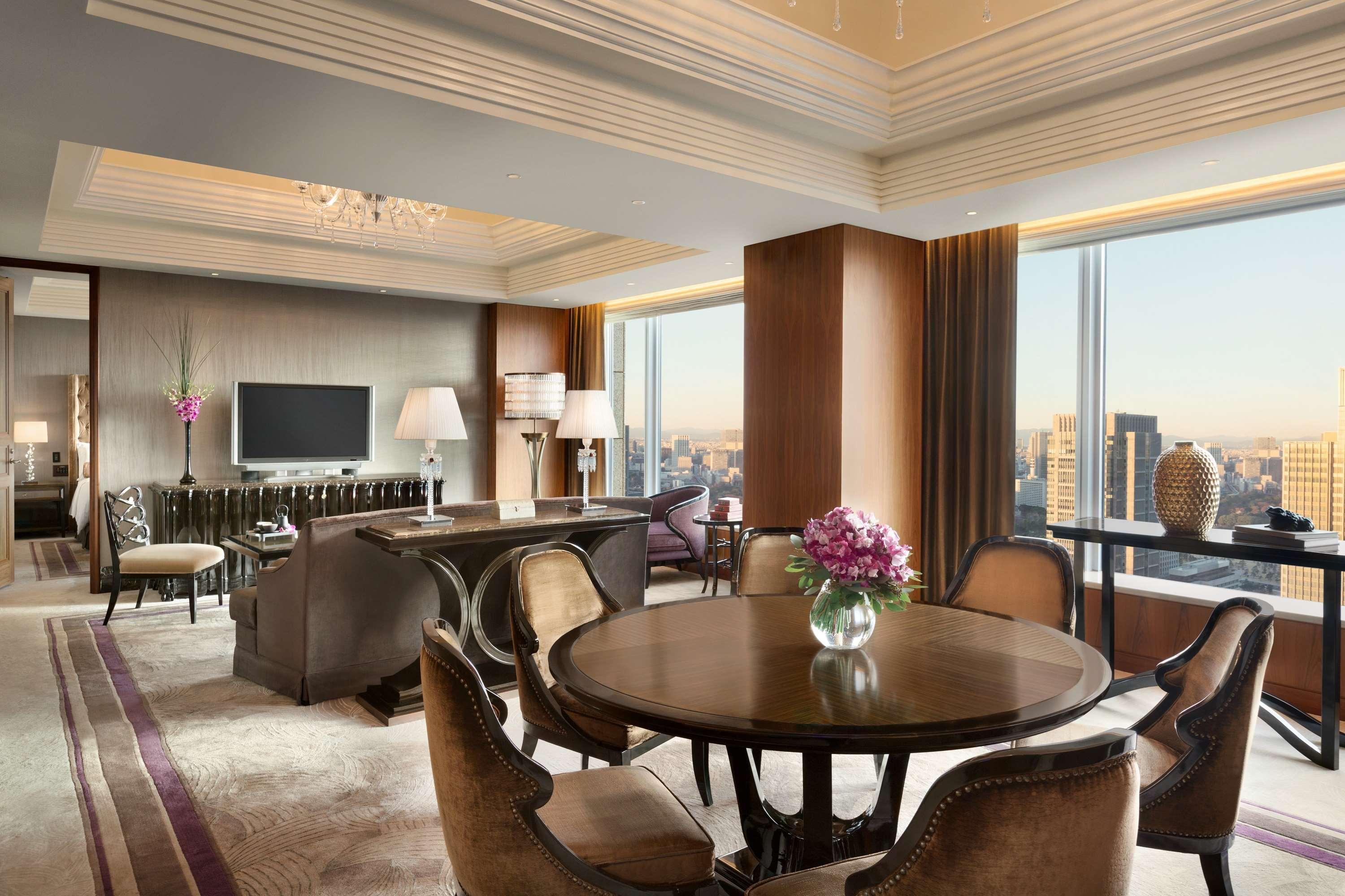 Shangri-la Hotel