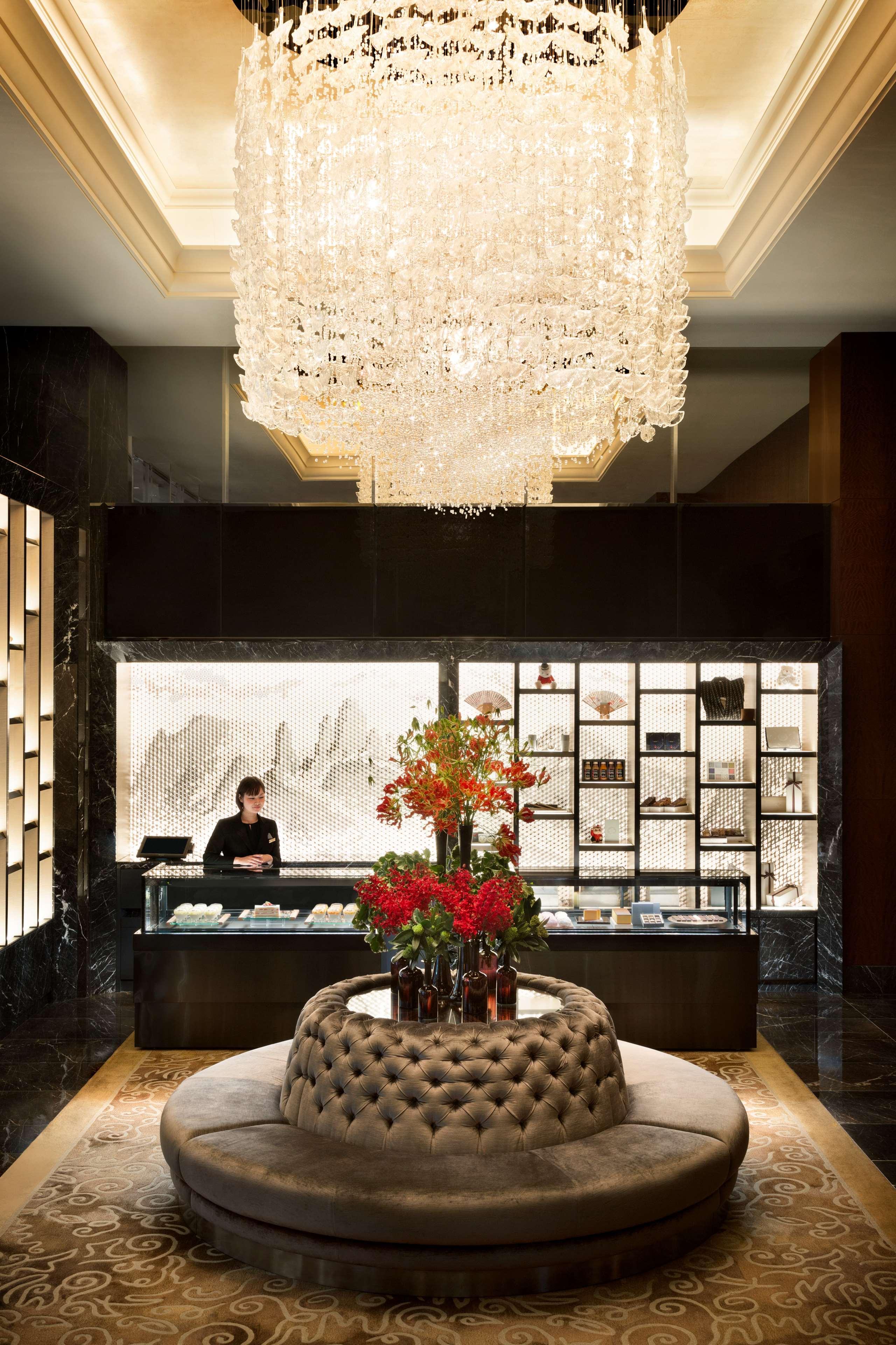 Shangri-la Hotel