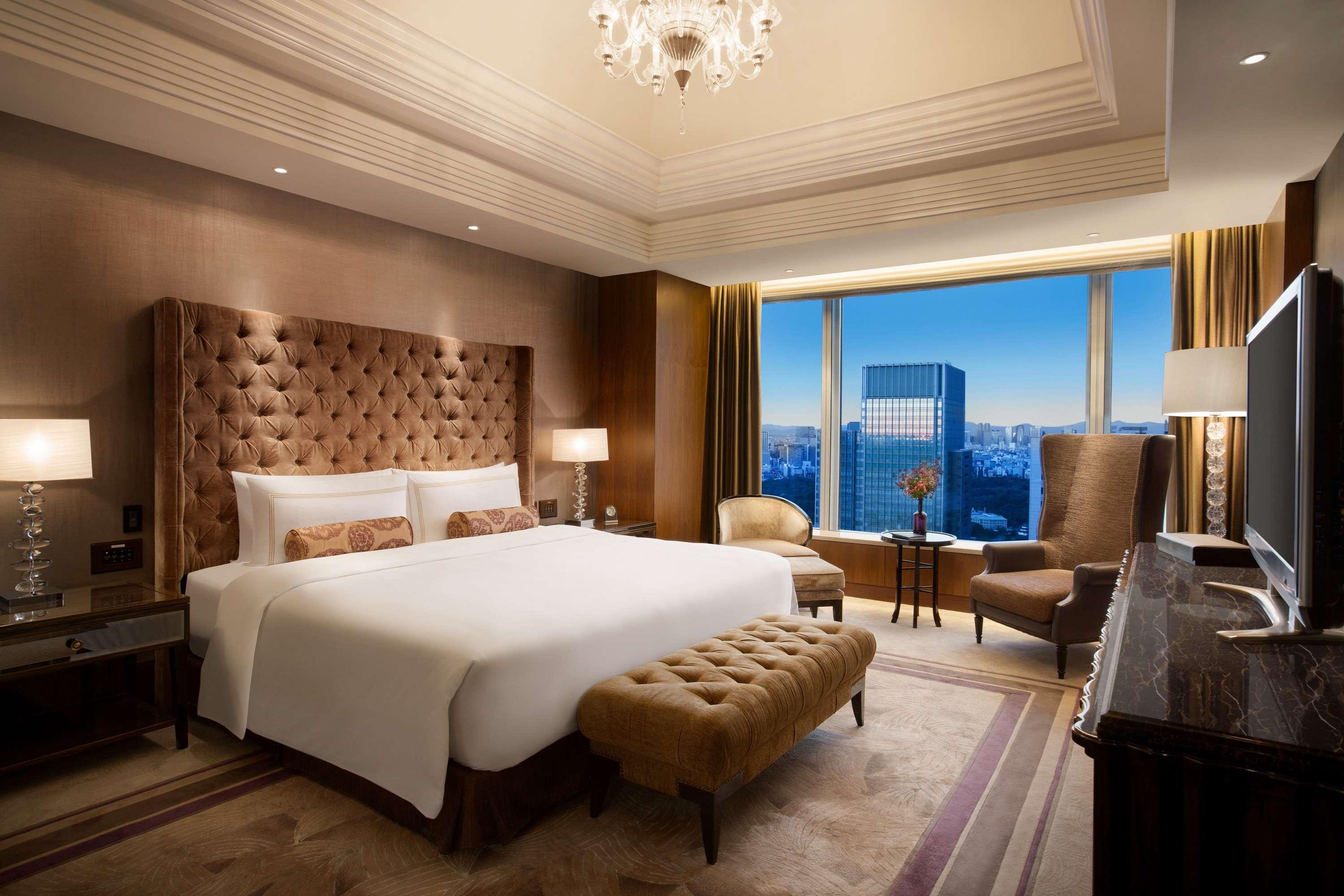 Shangri-la Hotel 5*