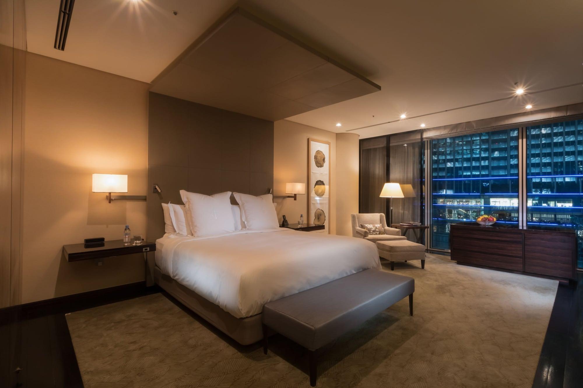 Four Seasons At Marunouchi
