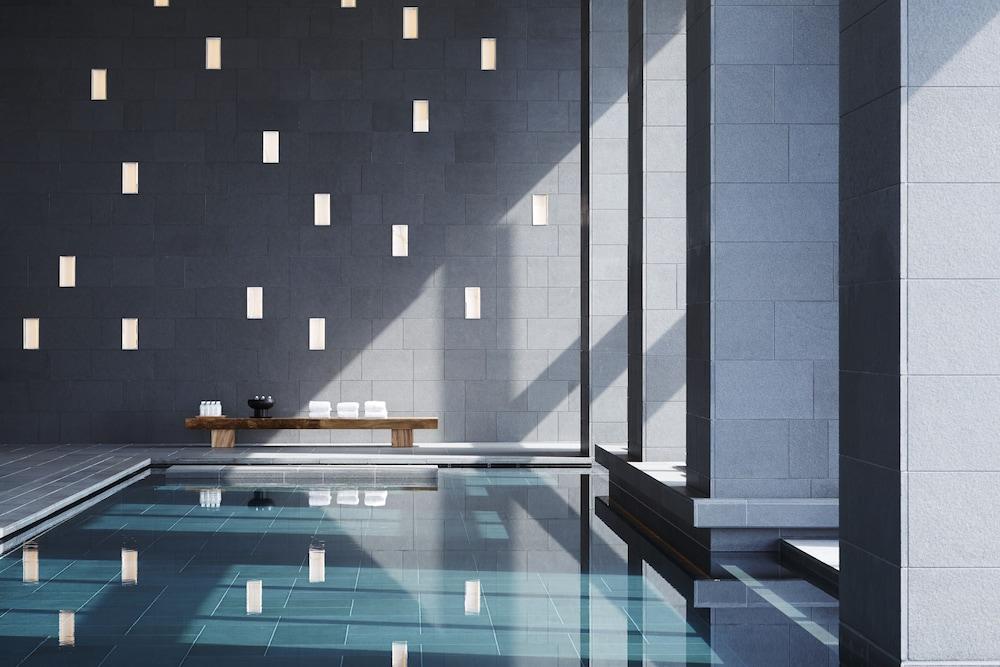 Aman Hotel 5*