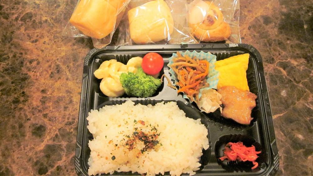Toyoko Shinagawa Aomono-yokocho-eki Hotel 3*
