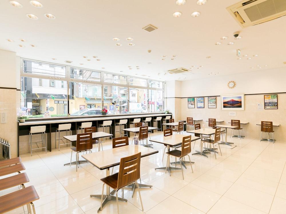 Toyoko Otemachi Hotel 3*