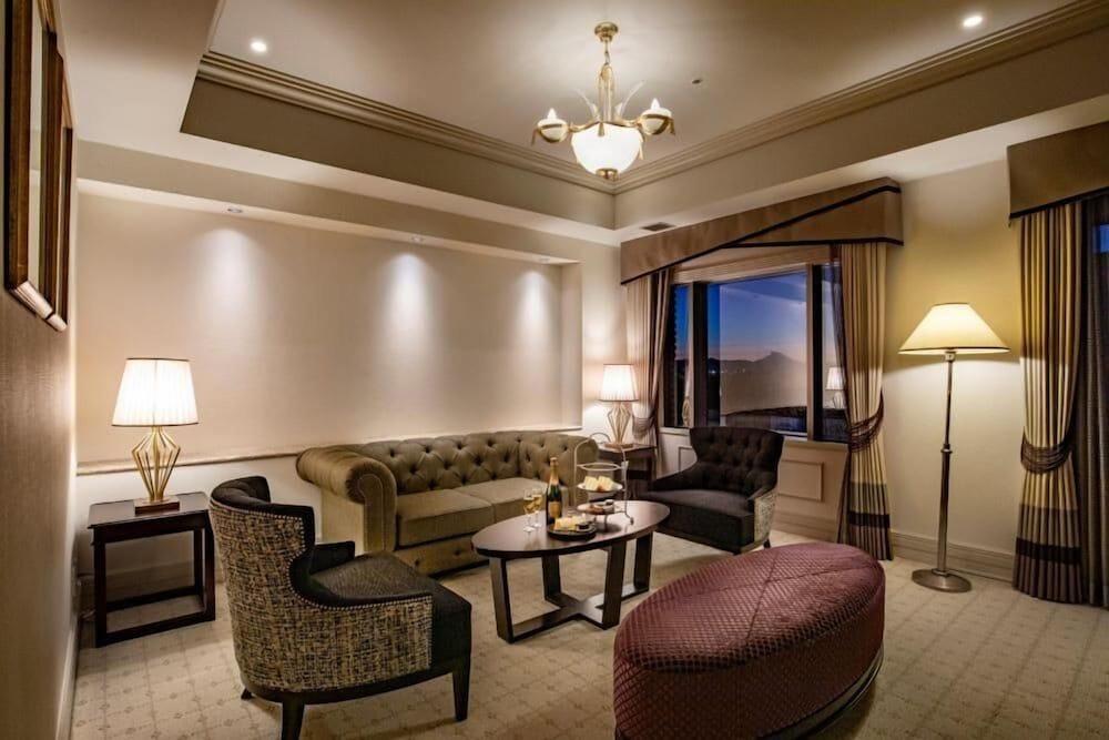 Cadenza Hotel 4*