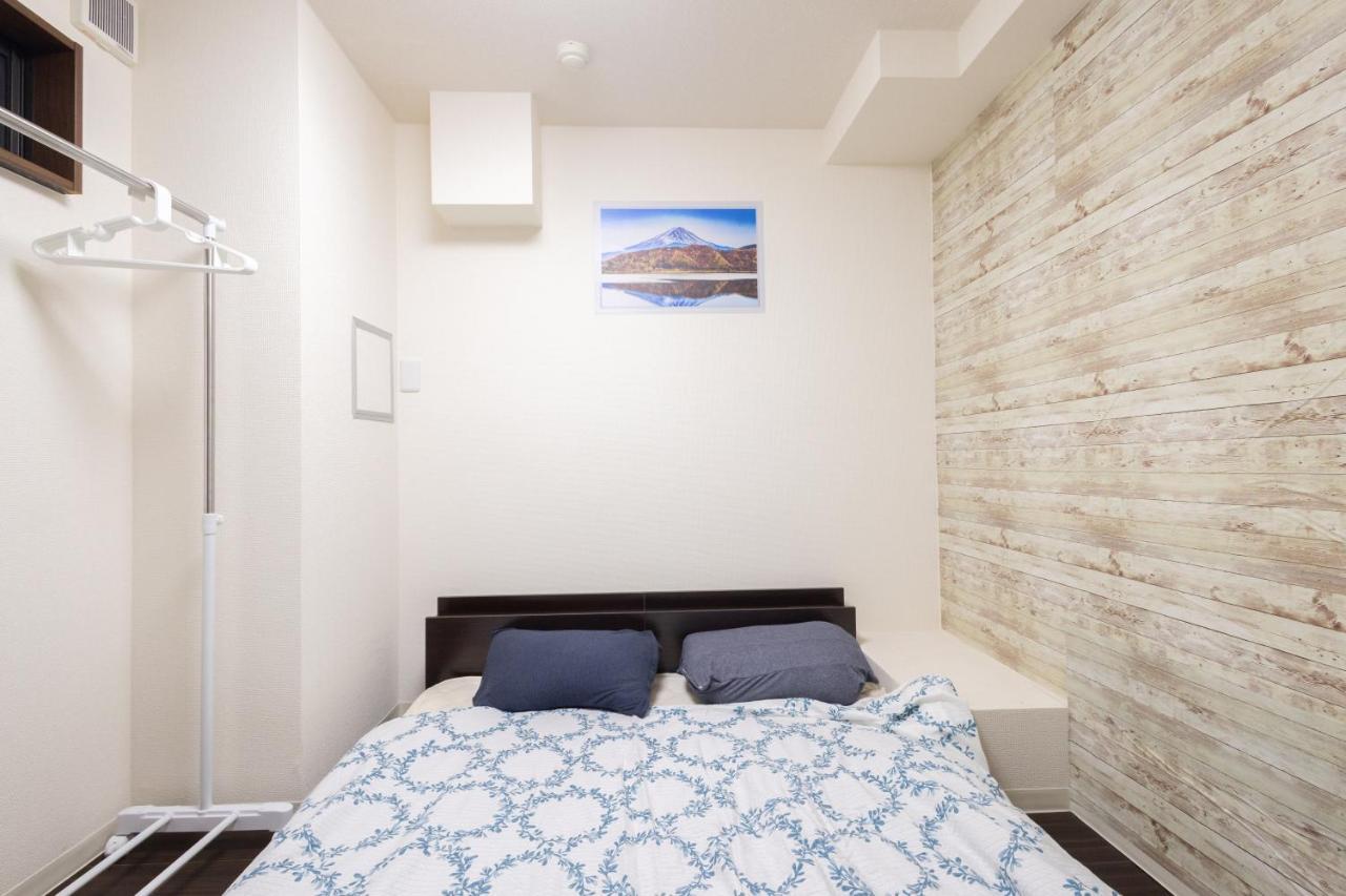 East Shinjuku Triplex: 3-bedroom With Shared Shower Tokyo