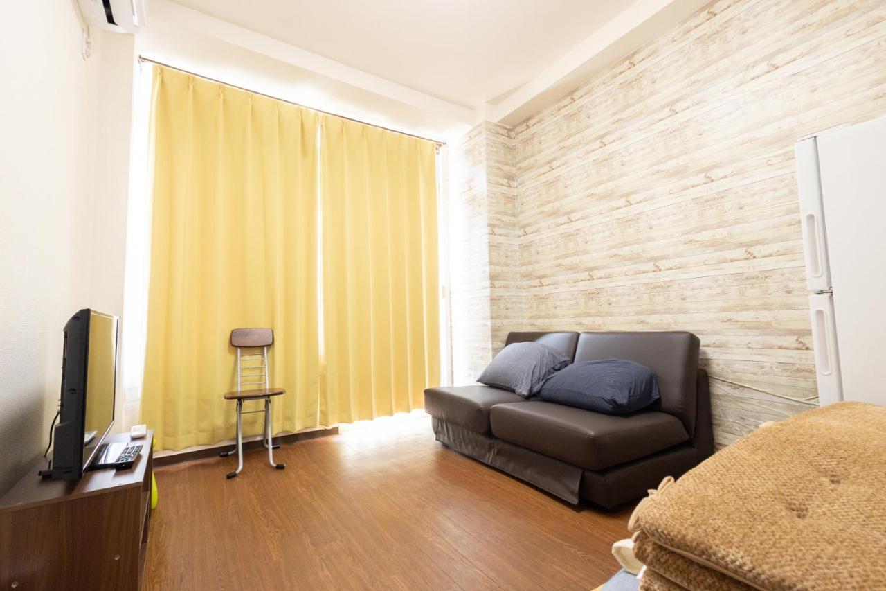 Apartment East Shinjuku Triplex: 3-bedroom With Shared Shower Tokyo