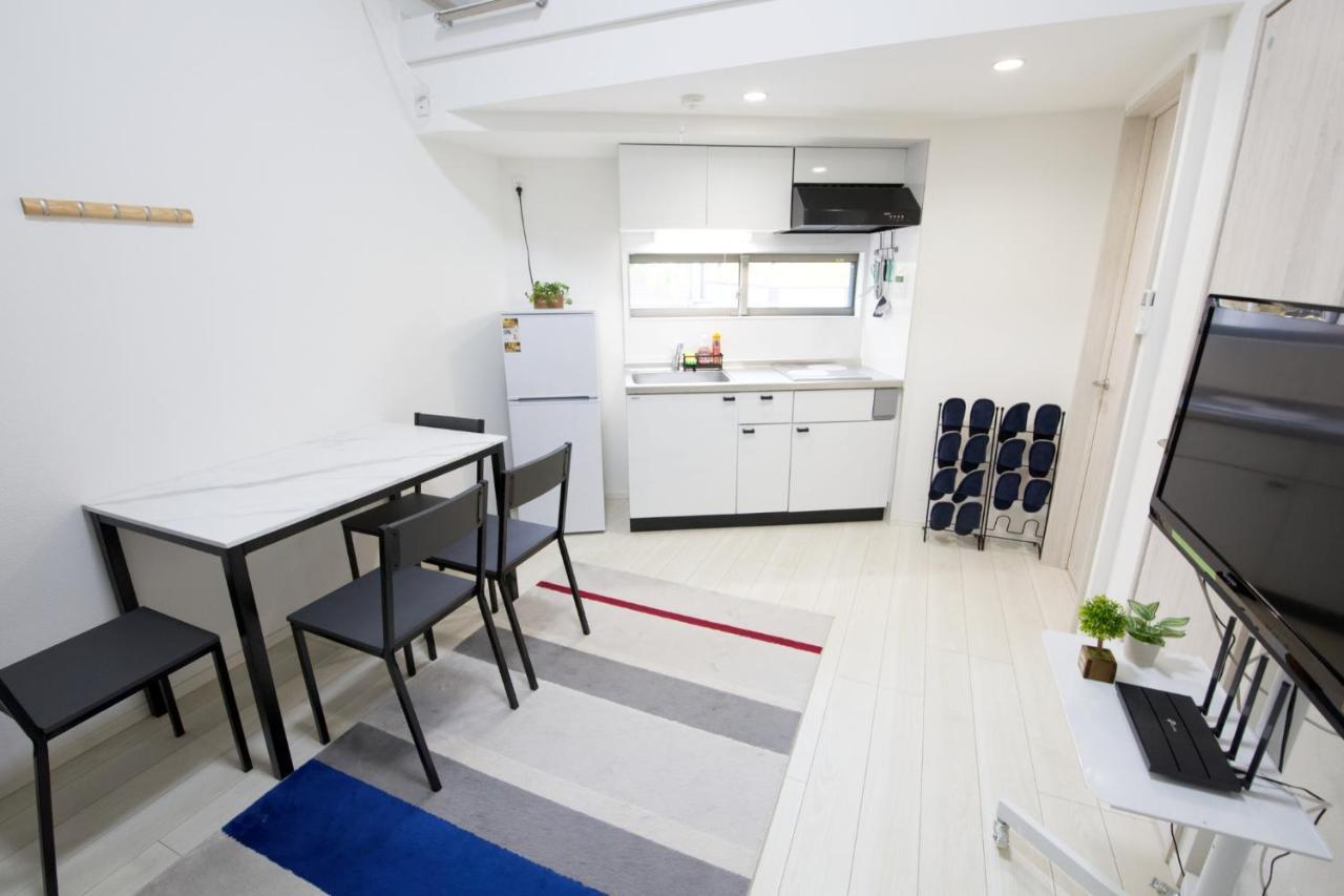 Aries Nishi-shinjuku 302 Apartment Tokyo