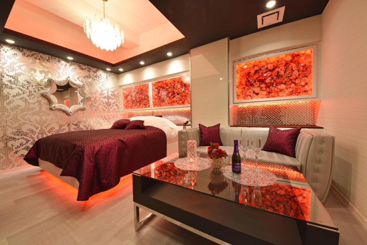 Love hotel Sara Grande *