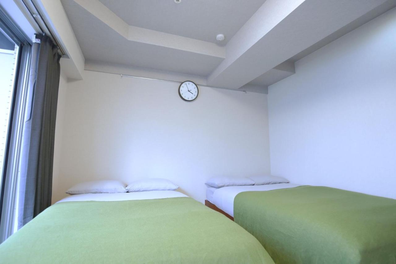 Shinjuku Retreat: Authentic Experience Near Higashi-shinjuku Station *