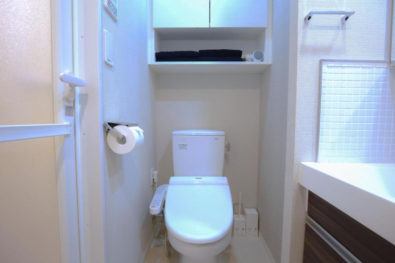Shinjuku Retreat: Authentic Experience Near Higashi-shinjuku Station