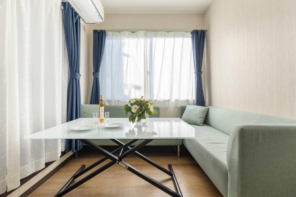 Bright Modern Airbnb In Tokyo's Northern District