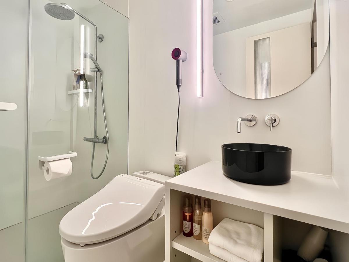 Hotel Ueno Designer Room: Park & Station Proximity