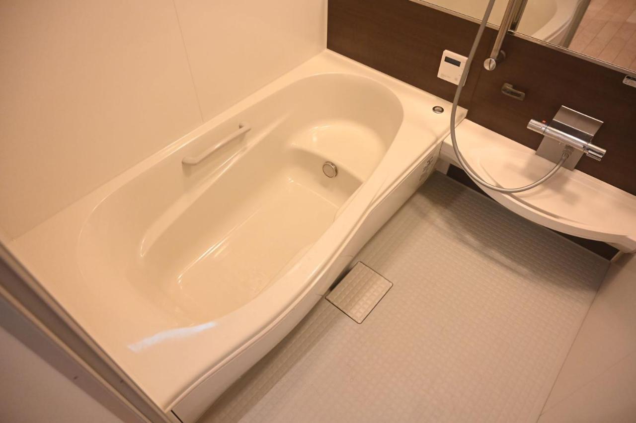 Nishiikebukuro Pure Gray Apartment Tokyo