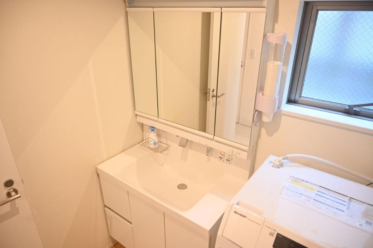 Nishiikebukuro Pure Gray Apartment Tokyo