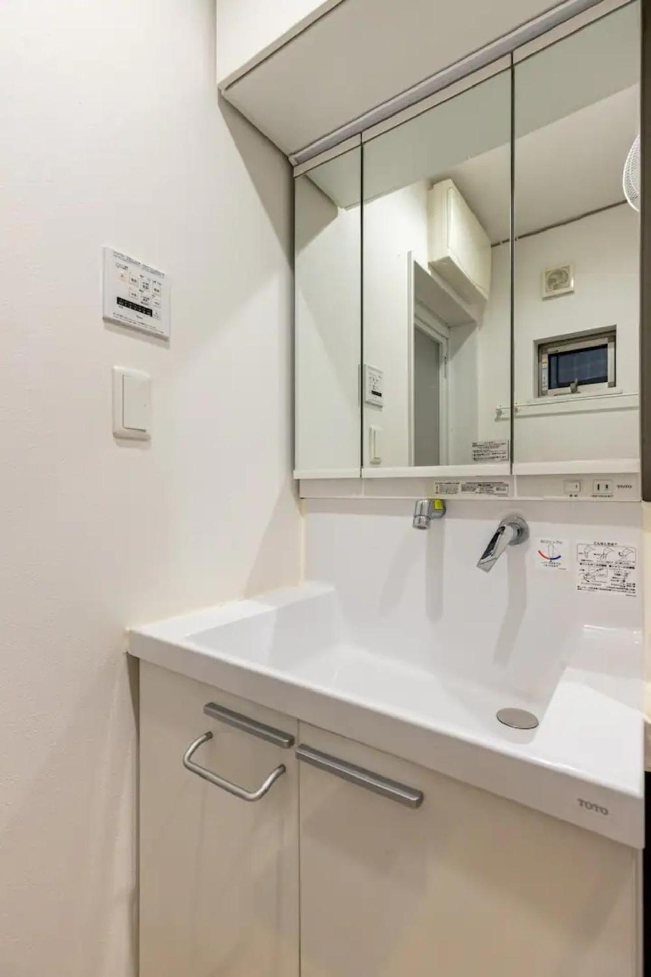 Apartment Skytreehotelー浅草まで電車乗車7分でスカイツリーまで電車乗車3分さらに空港から直通です12名までの一軒家の3ldkの7年で綺麗駐車場付 Tokyo