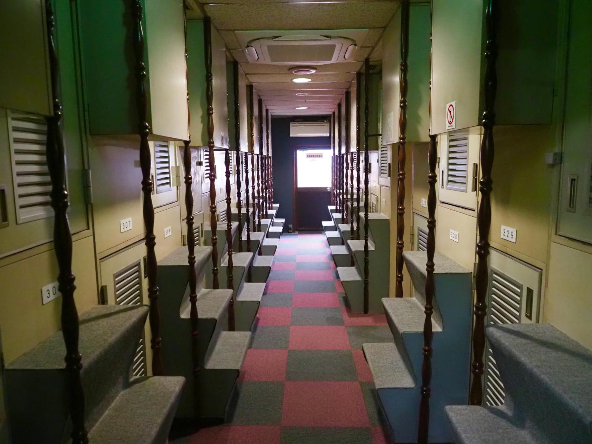 Capsule hotel Capsule Block