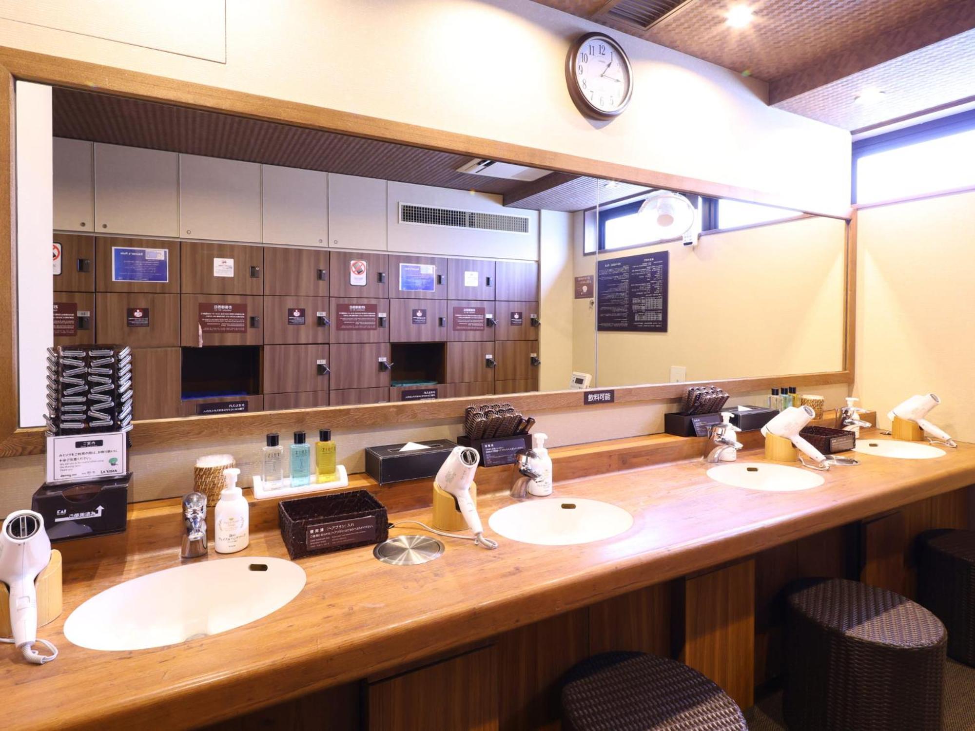 Dormy Hatchobori Hot Spring 3* Tokyo