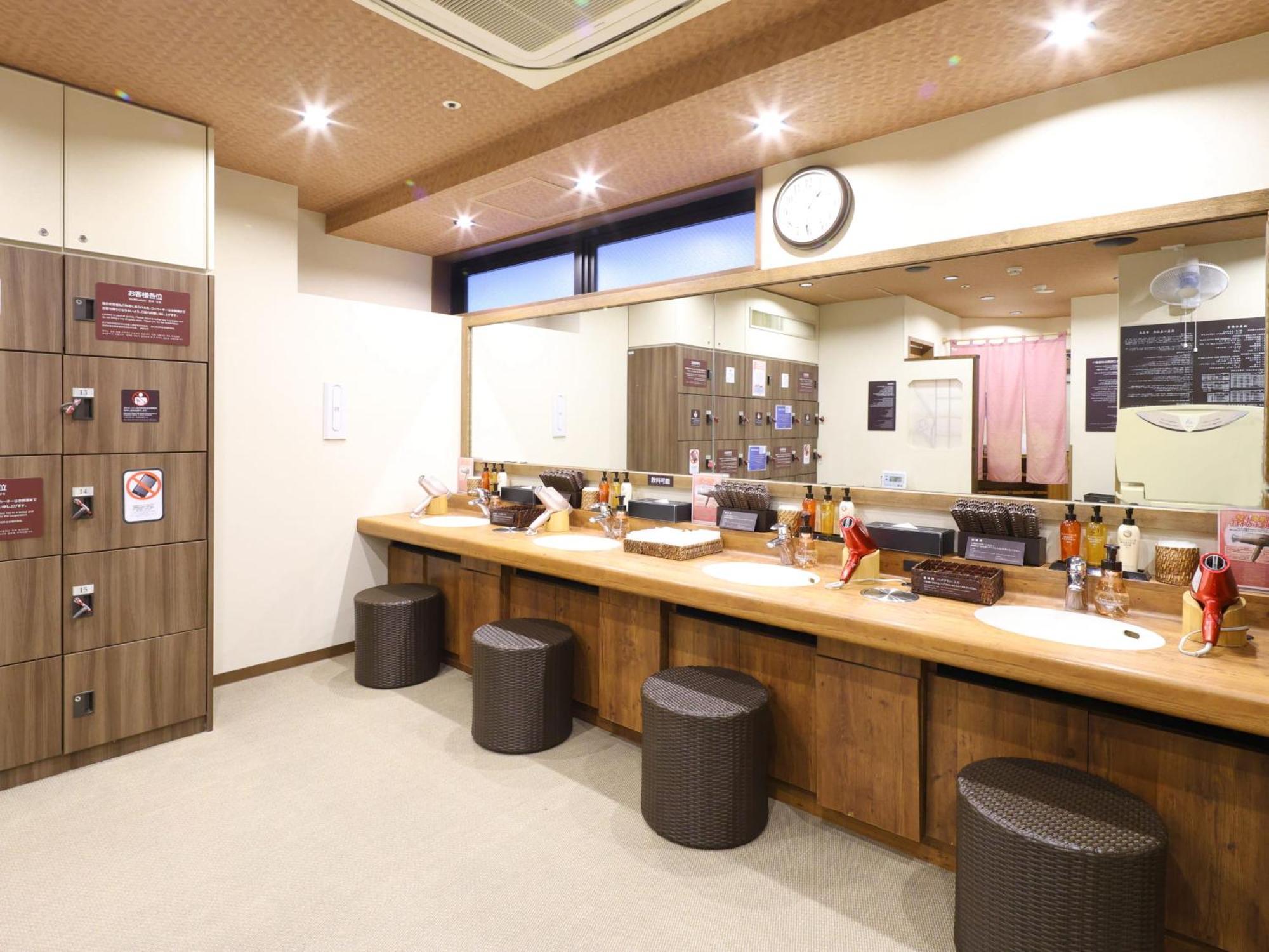 Dormy Hatchobori Hot Spring Hotel 3*
