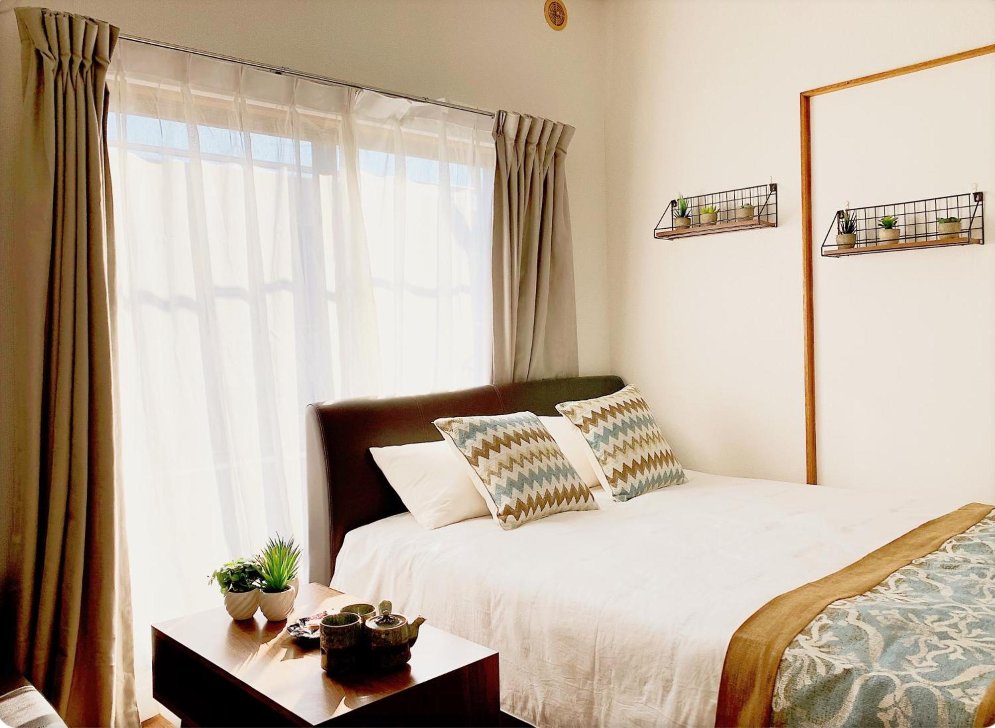 Guest house Louis House: Shinjuku-shibuya Convenience, Steps From Subway *