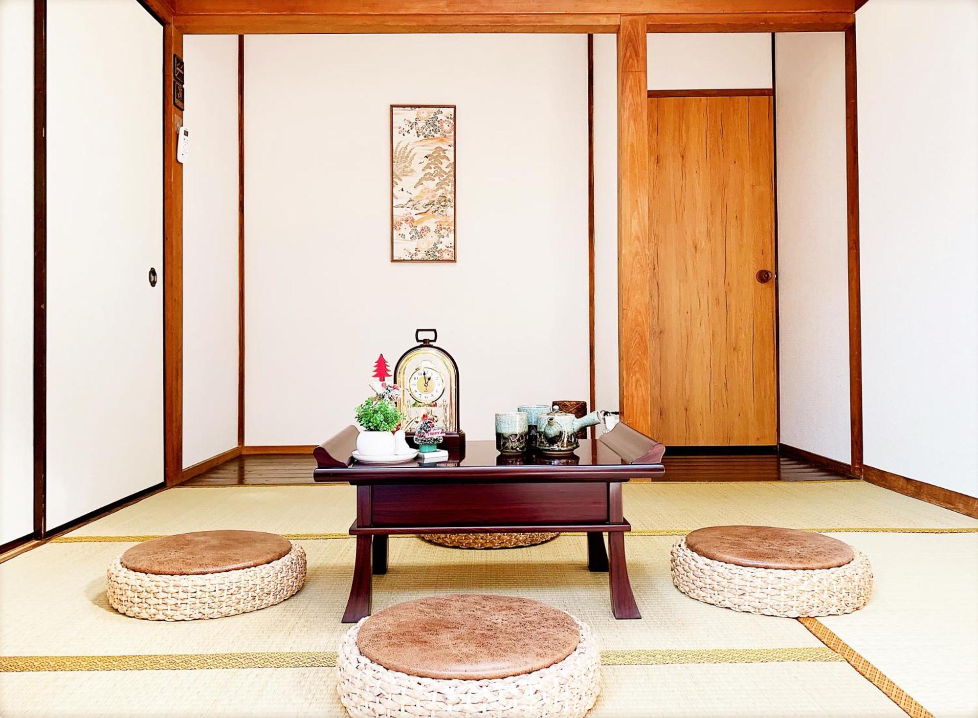 Guest house Louis House: Shinjuku-shibuya Convenience, Steps From Subway