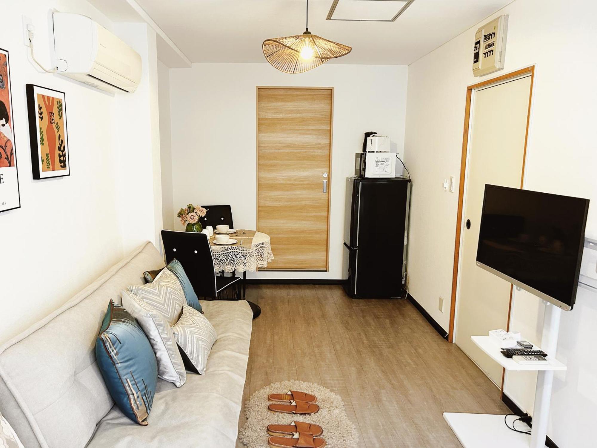 Louis House: Ueno Oasis Near Yamanote Line