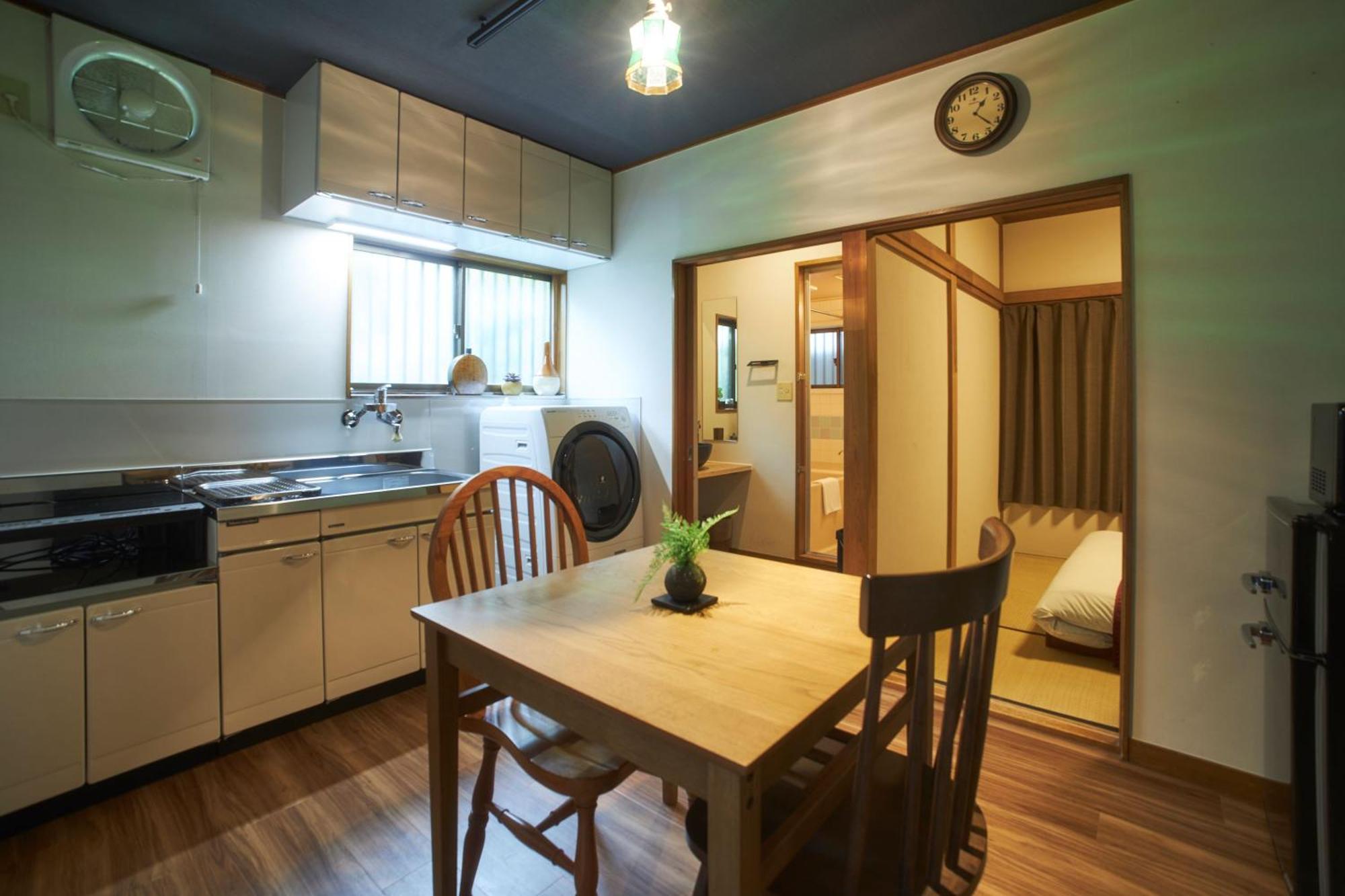 Apartment Kagurazaka Retro Bar & *