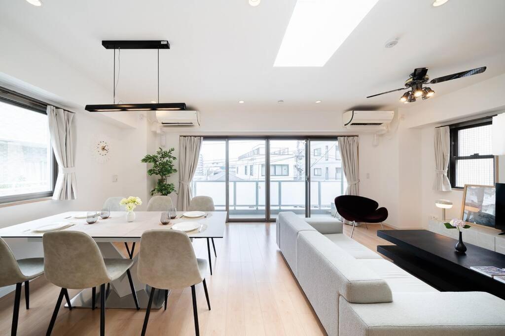 Generous Forest 301 Apartment Tokyo