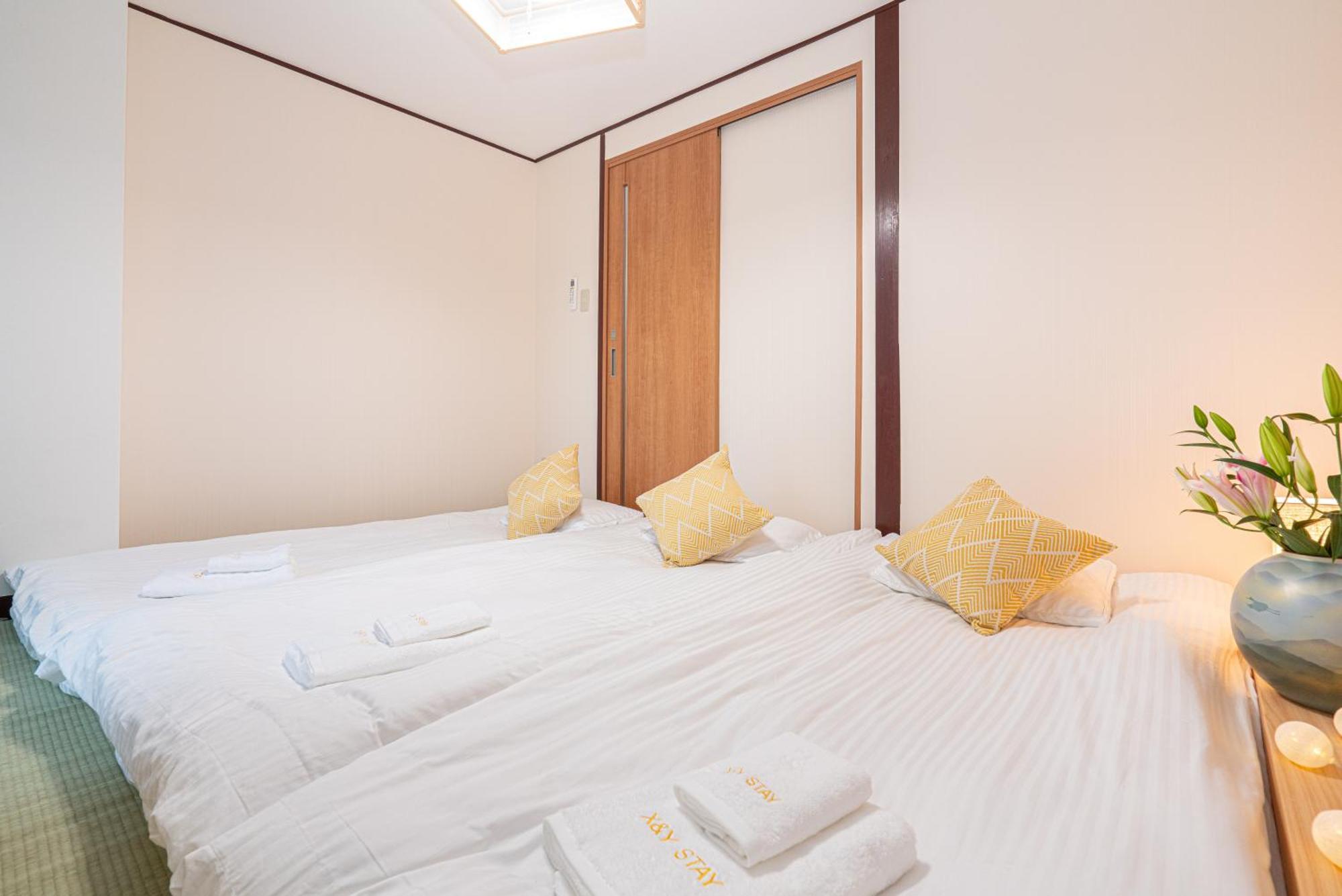 Shinjuku Convenience Hub: Steps From Shinokubo Station *