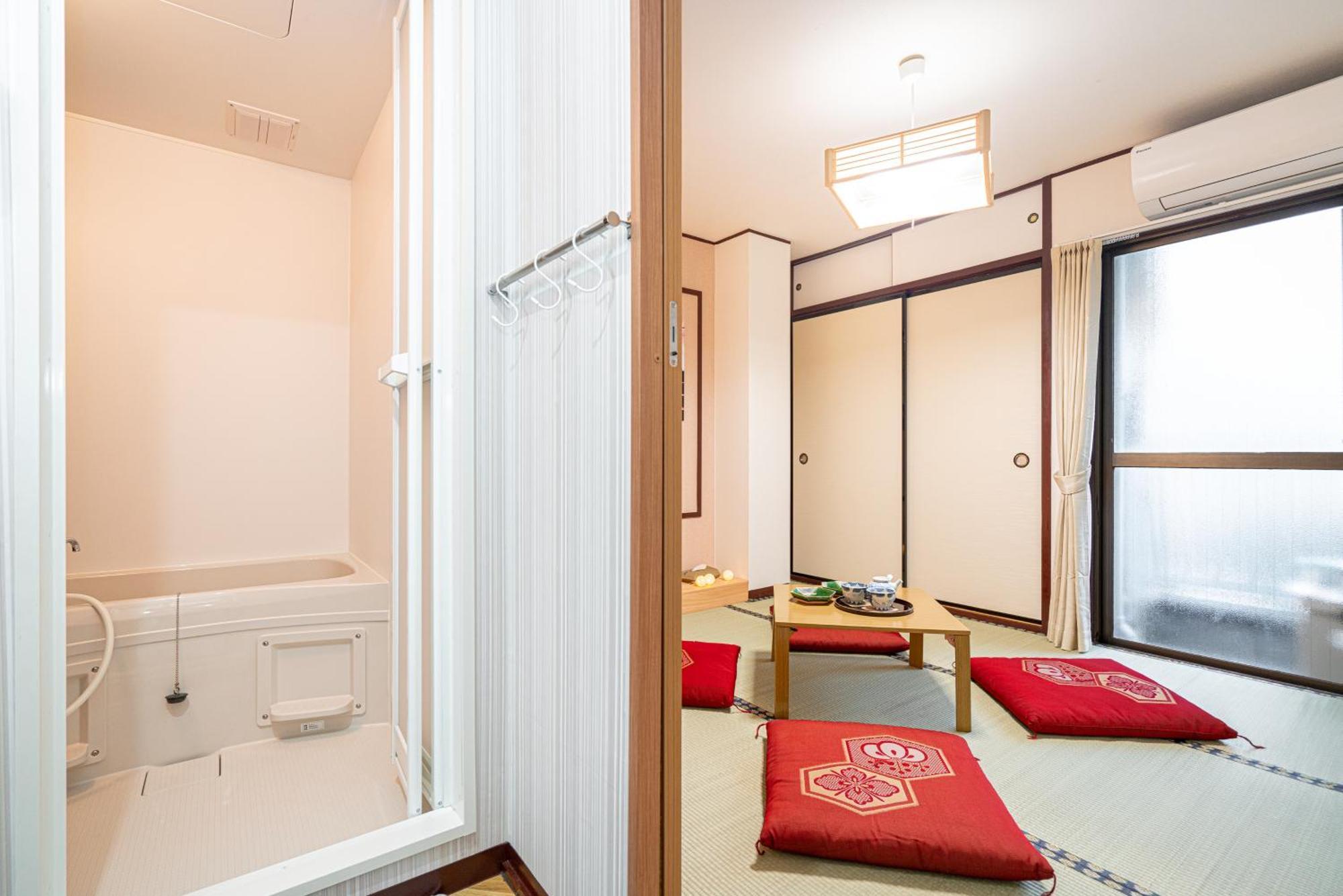 Apartment Shinjuku Convenience Hub: Steps From Shinokubo Station