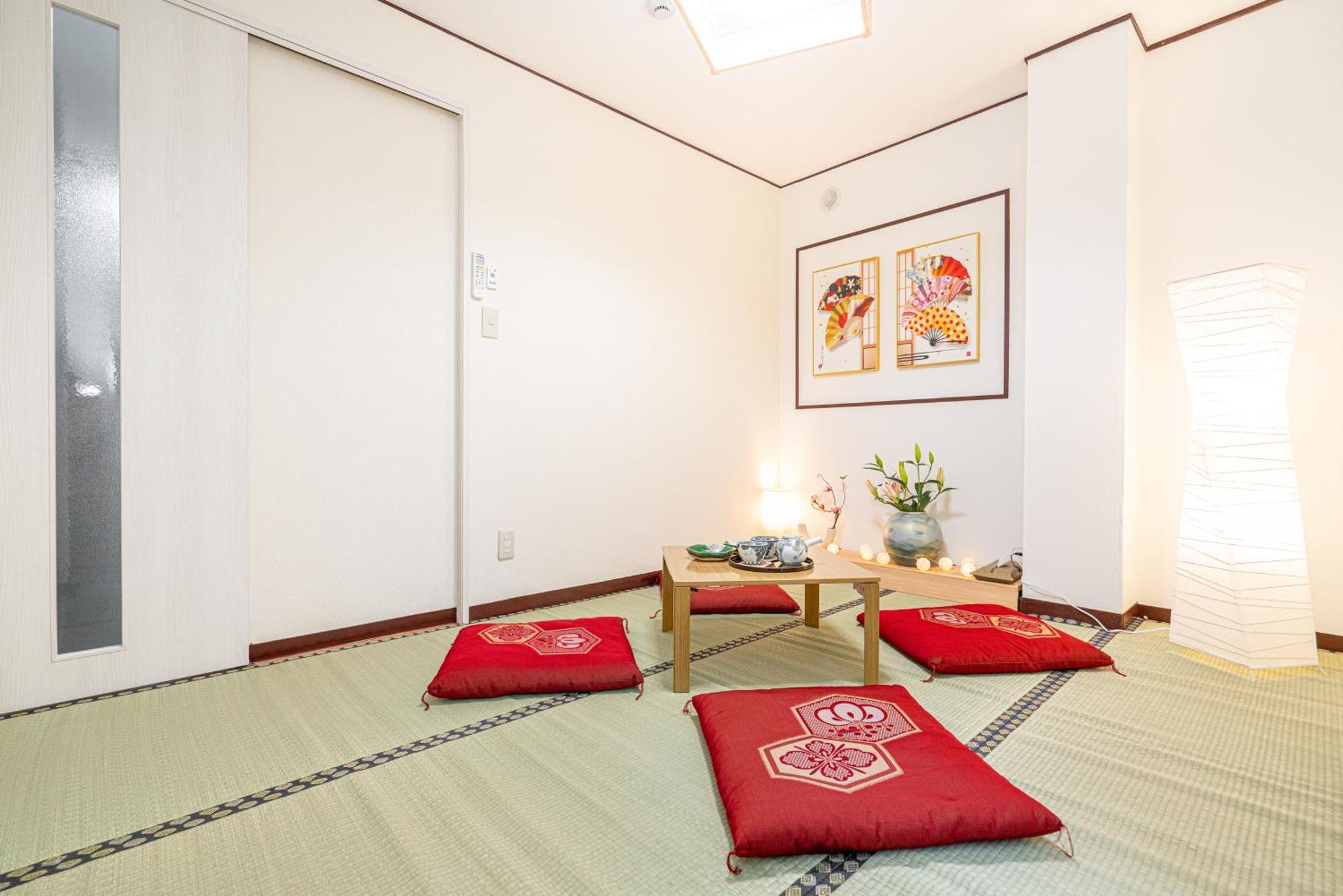 Apartment Shinjuku Convenience Hub: Steps From Shinokubo Station Tokyo