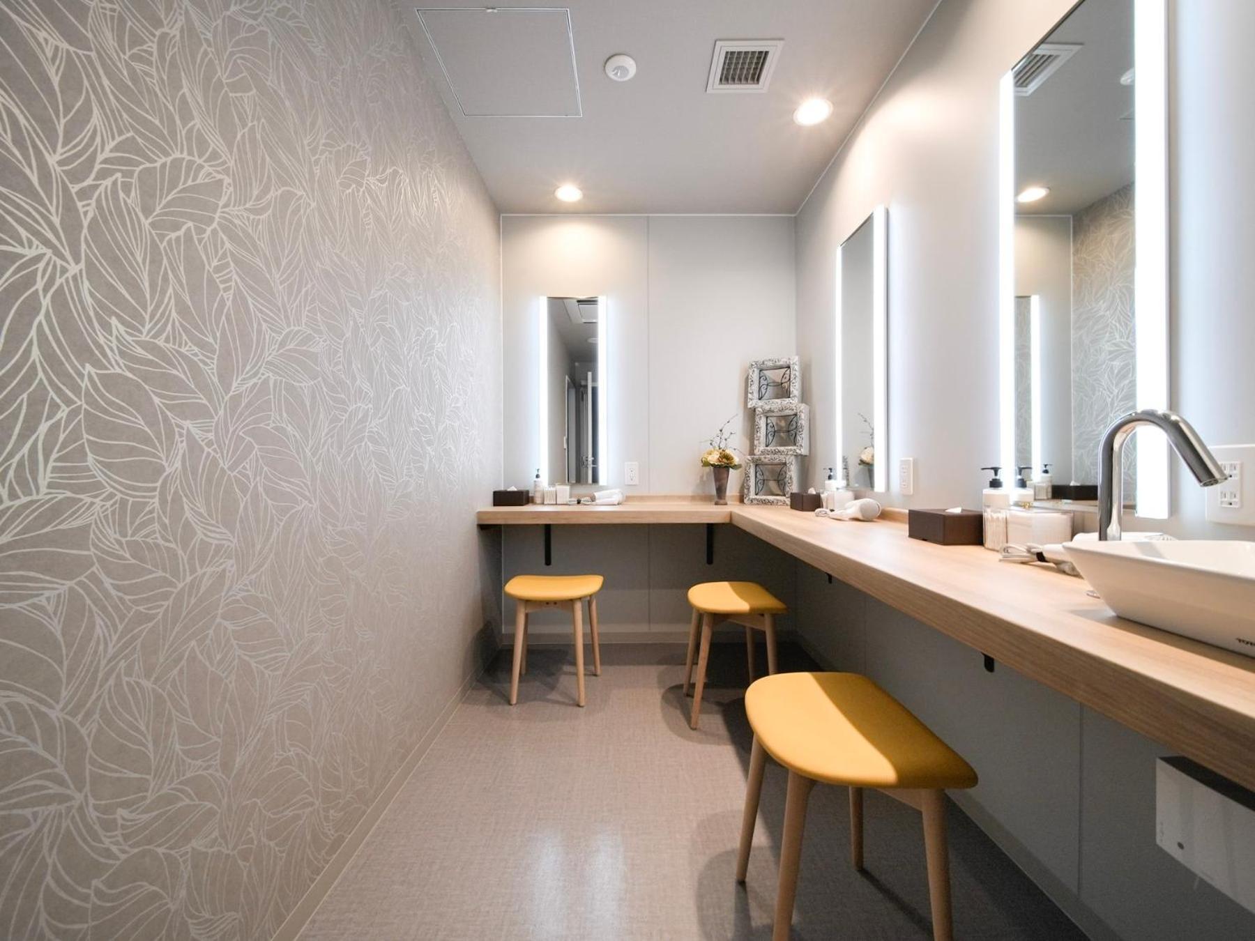 Super Premier Ikebukuro Natural Hot Spring 3*