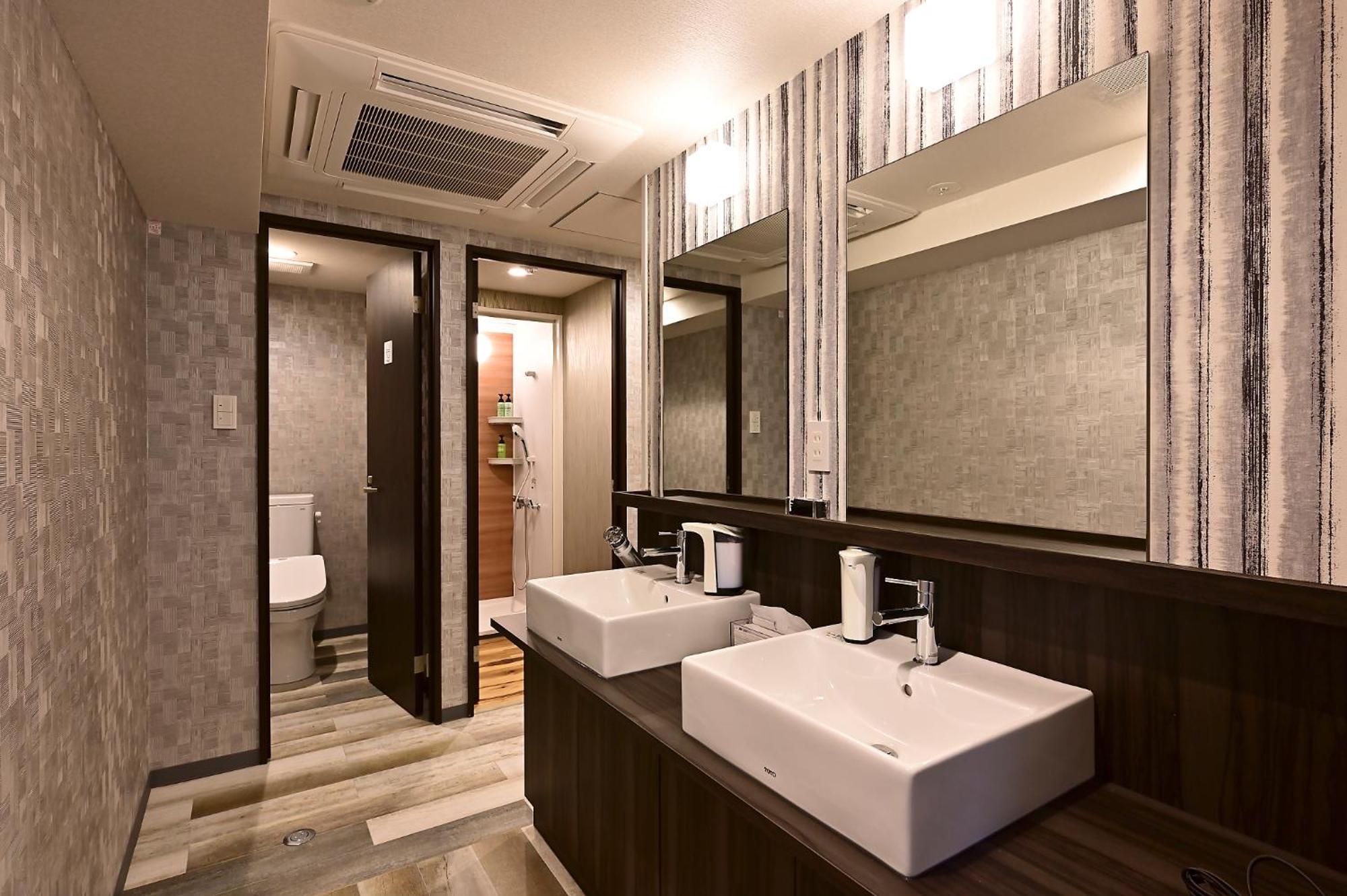 Tomariya Ueno Capsule hotel Tokyo
